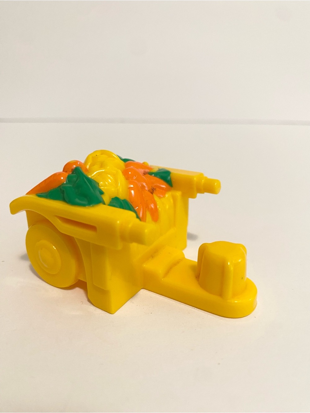 Little People Yellow Wheelbarrow Food Cart Crate Vegetables Farm Market 4/$20 🛑